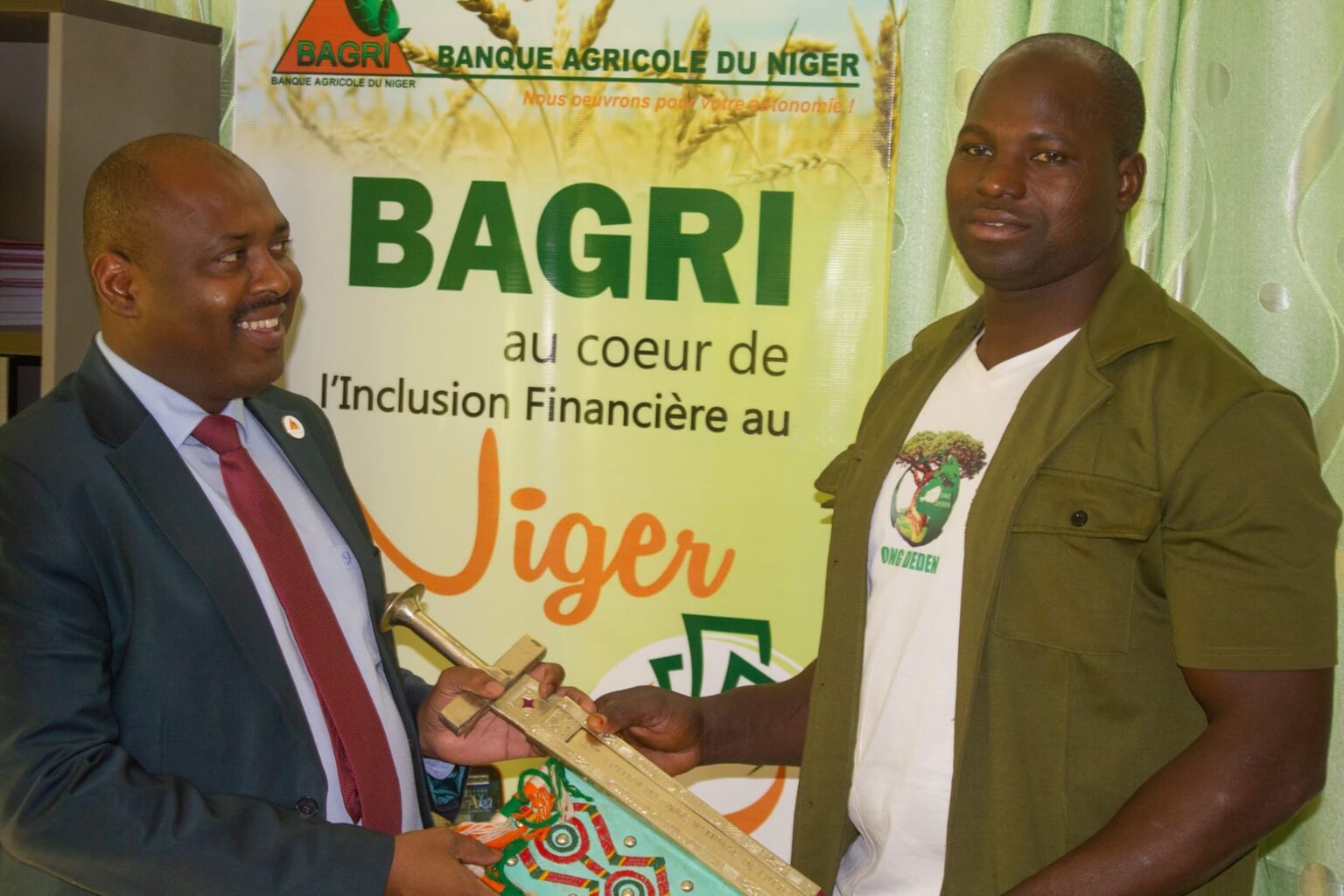 Issaka La visite du champion de la lutte traditionnelle 2024, Issaka Issaka ...